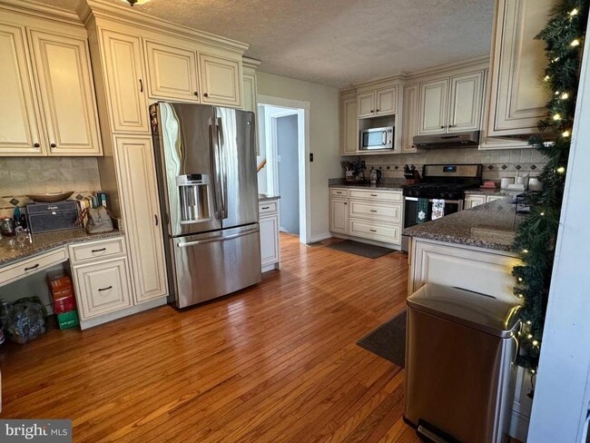 Building Photo - 3132 Laurel View Dr