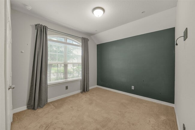 Building Photo - 10919 Walts Run Ln
