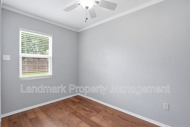 Building Photo - 1122 Hidden Creek Dr
