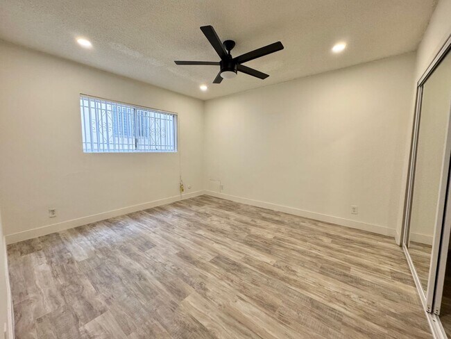 Building Photo - 3510 Clarington Ave