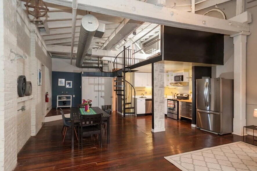 Building Photo - 429 N 13th St