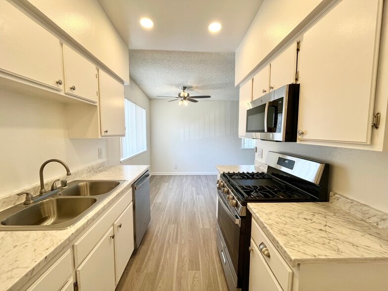 Building Photo - Bridgeport Apartment Homes