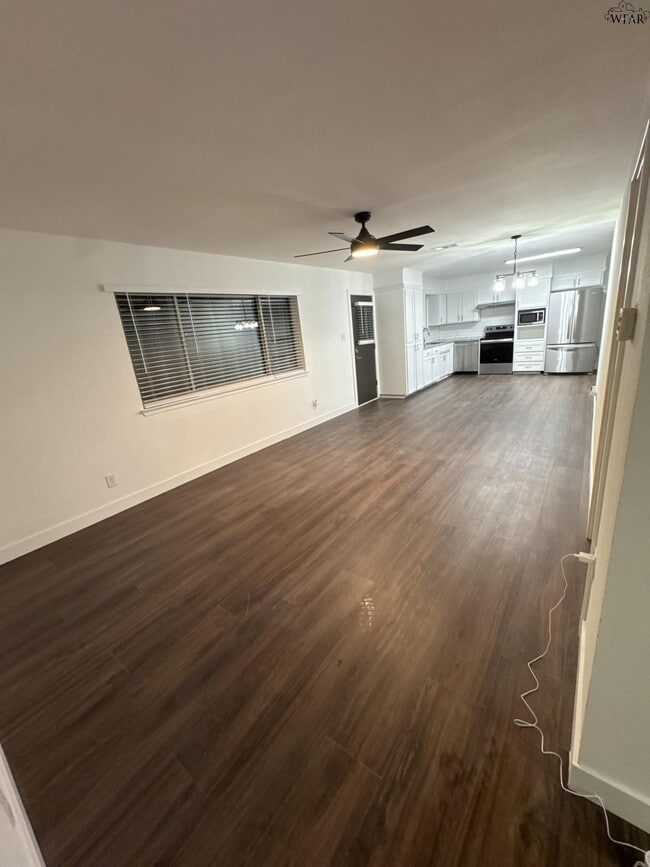 Building Photo - 4126 Lenore Dr