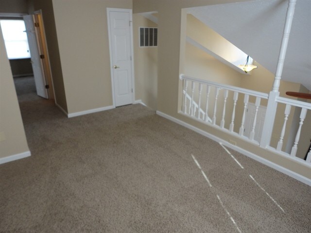 Building Photo - 5943 King Lear Dr