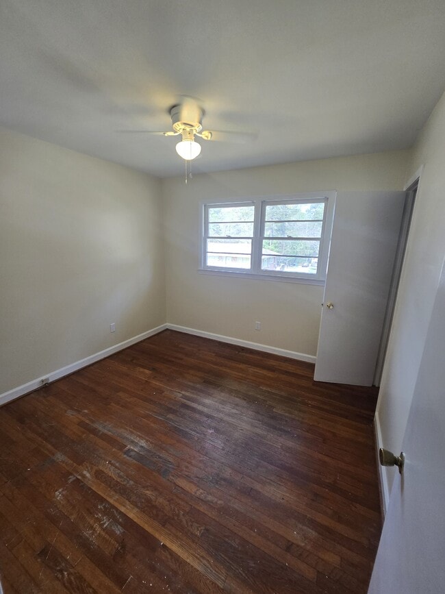 Building Photo - 314 Edward Ave