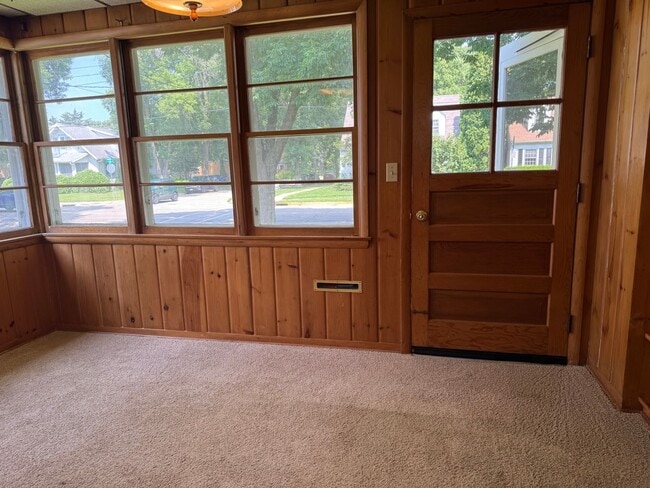 Building Photo - 721 W Olin Ave