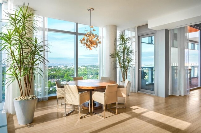 Building Photo - 2901 Collins Ave