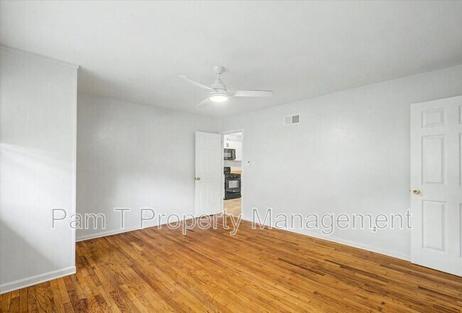Building Photo - 3712 Oakland Ct