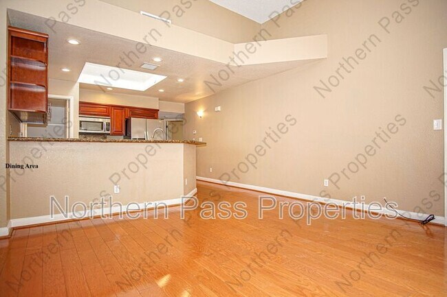 Building Photo - 1316 Desierto Azul Dr