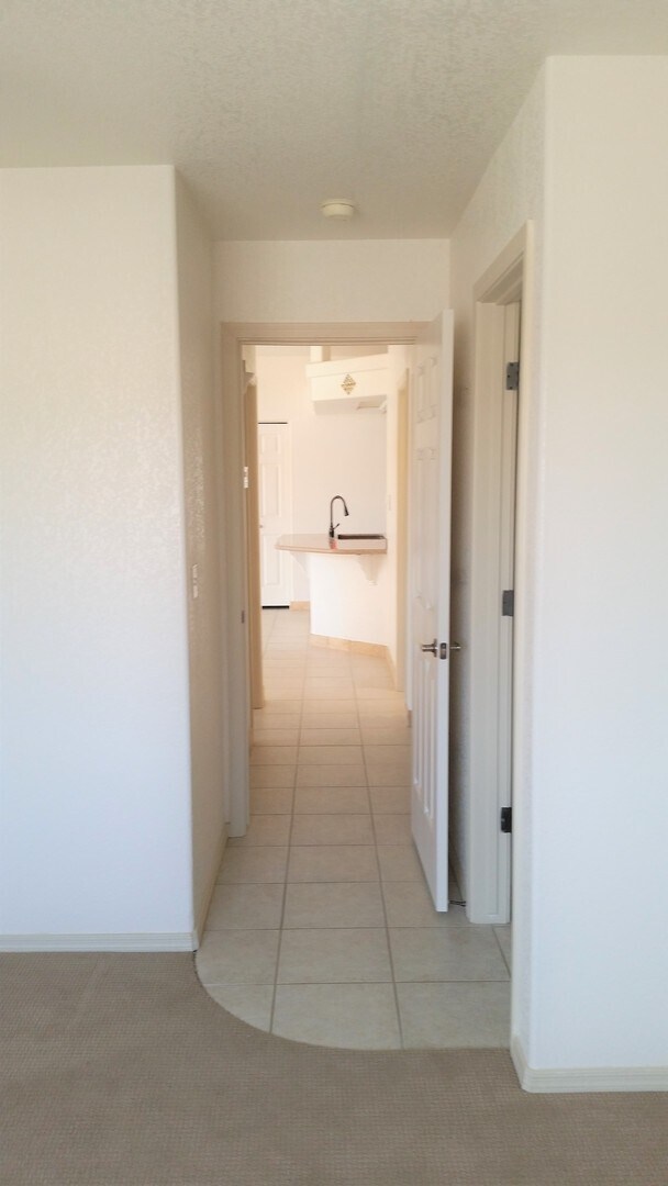 Building Photo - Modern Southside Duplex