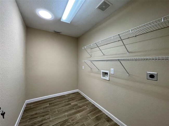 Building Photo - 6110 Moran Crest Dr