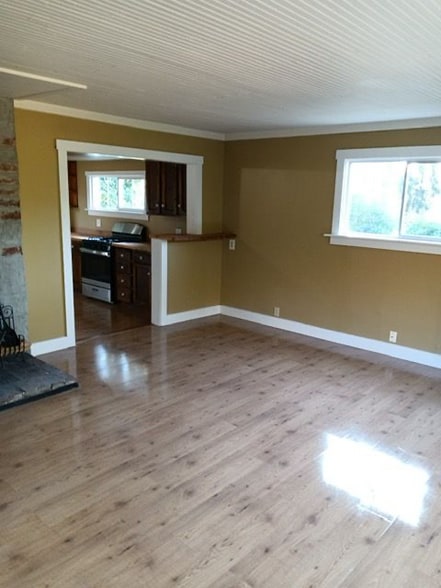 Building Photo - 1421 Clinton St