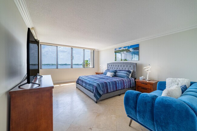 Building Photo - 3250 S Ocean Blvd