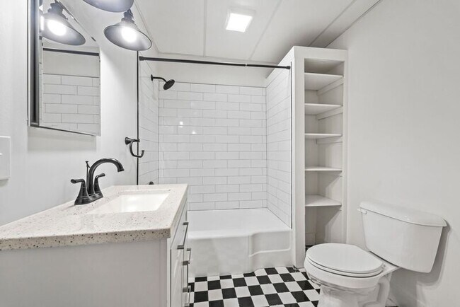 Building Photo - 33 Franklin St