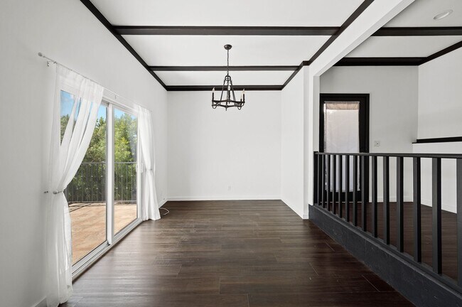 Building Photo - 1915 Apex Ave