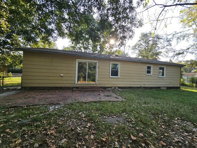 Building Photo - 1112 Cagle Ct