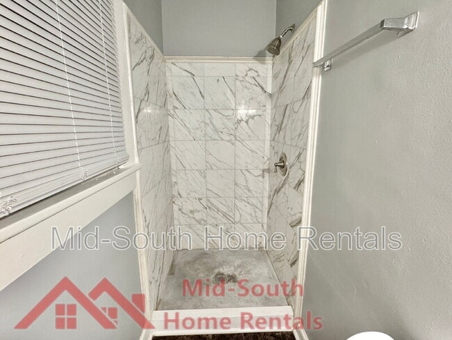 Building Photo - 666 Landis St