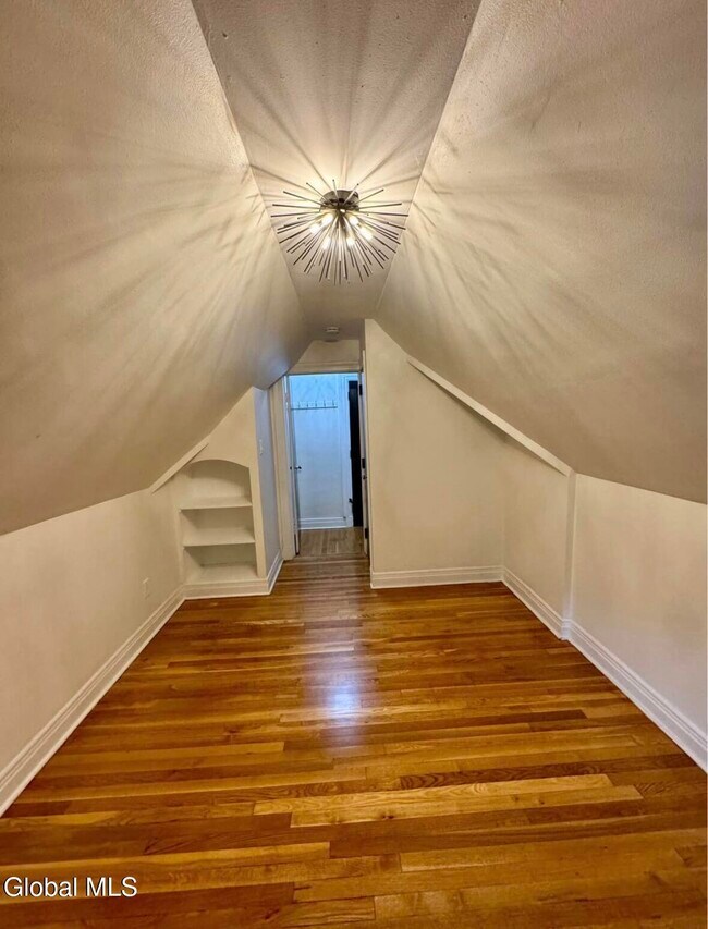 Building Photo - 612 Union St