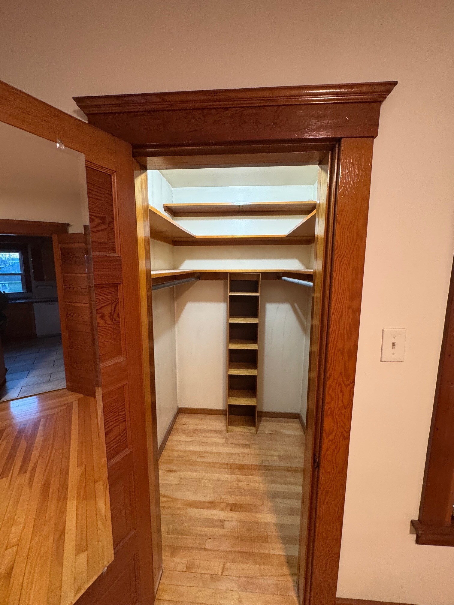 Building Photo - 319 Bridge St