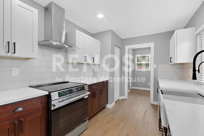 Building Photo - Renovated in Allen Ready to Be Your Home