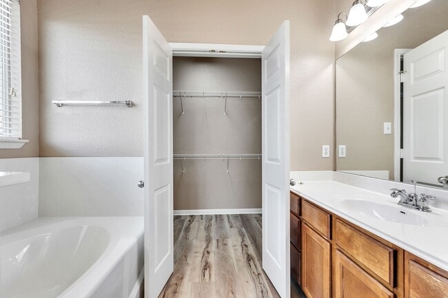Building Photo - 1260 Arbor Knot Dr