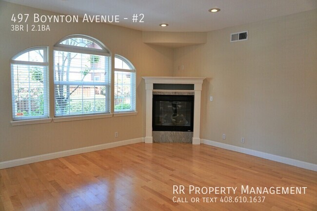 Building Photo - Contemporary Townhouse in Central Location!