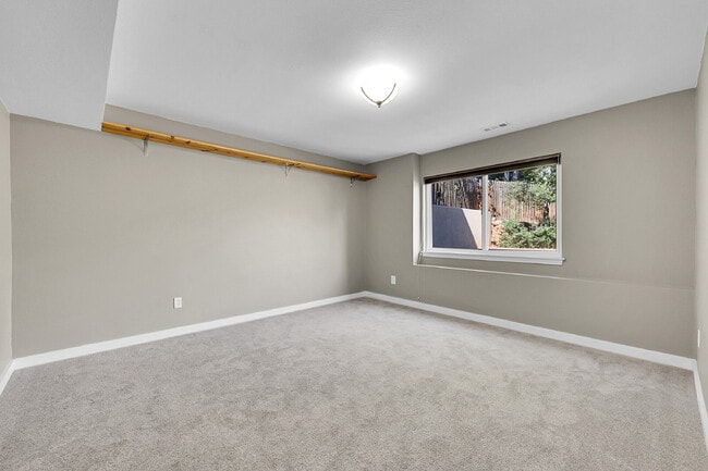 Building Photo - $3,750, 4-Bed, 3-Bath Updated Home in Mani...