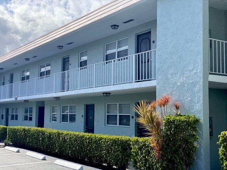 Primary Photo - Sabal Palms Apartment Homes