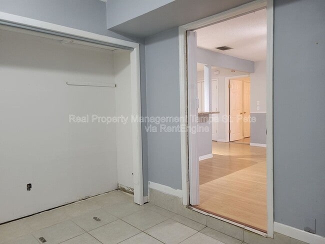 Building Photo - 12387 Seagate St