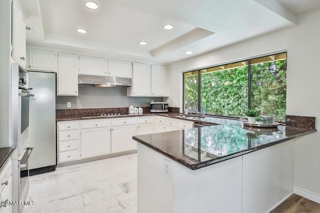 Building Photo - 4082 Avenida Verano