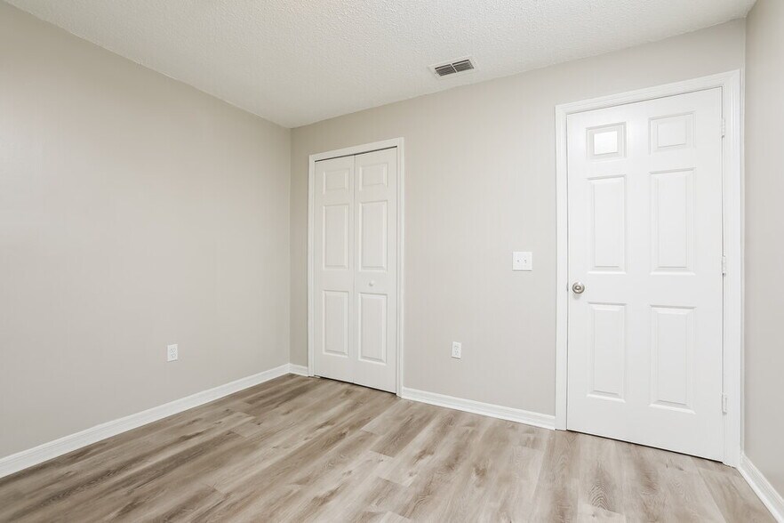 Building Photo - 1614 Sunset View Cir