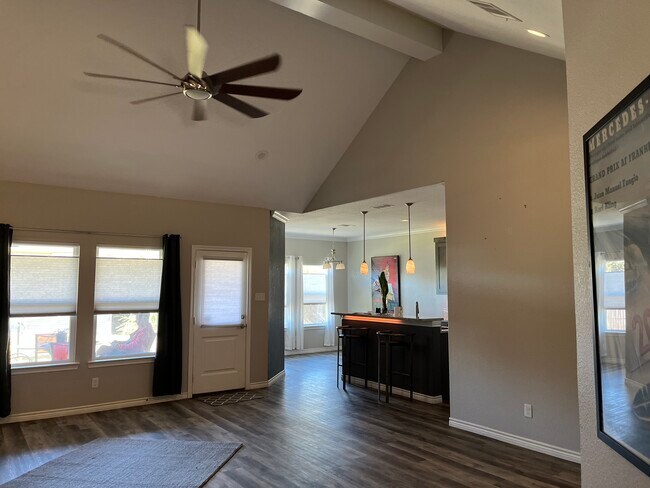 Building Photo - 223 Port Dr