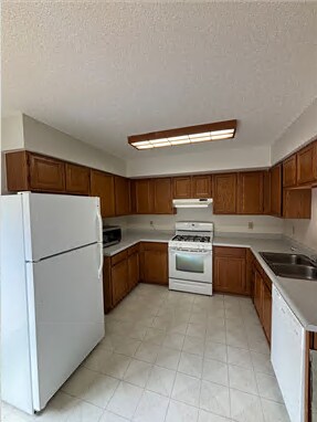 Building Photo - 236 Westside Dr