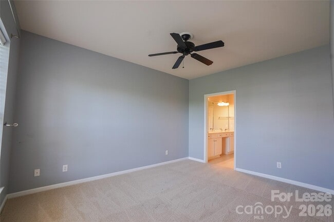 Building Photo - 14746 Via Sorrento Dr