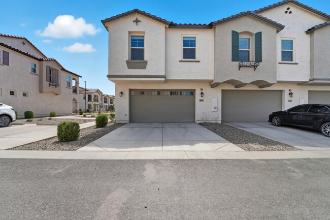Building Photo - Like Brand New Luxurious Modern 3 Bedroom 2 Bath Townhome in Warner Meadow – Rare Rental Opportun...