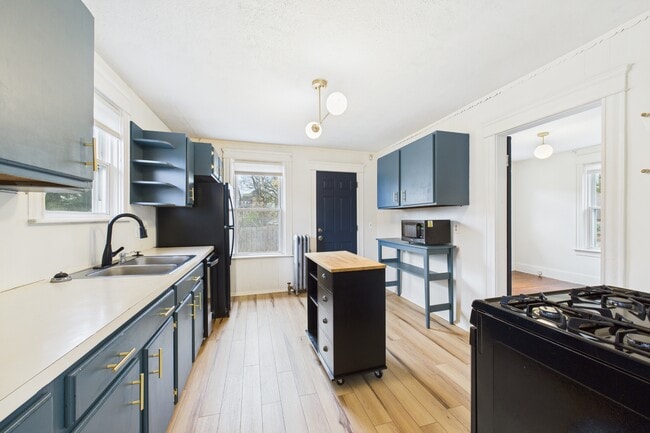 Building Photo - 58 3rd St