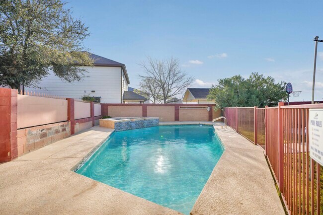 Building Photo - 2122 Mallorca Dr