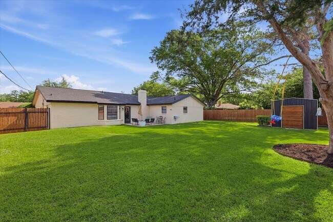 Building Photo - 217 E Louella Dr
