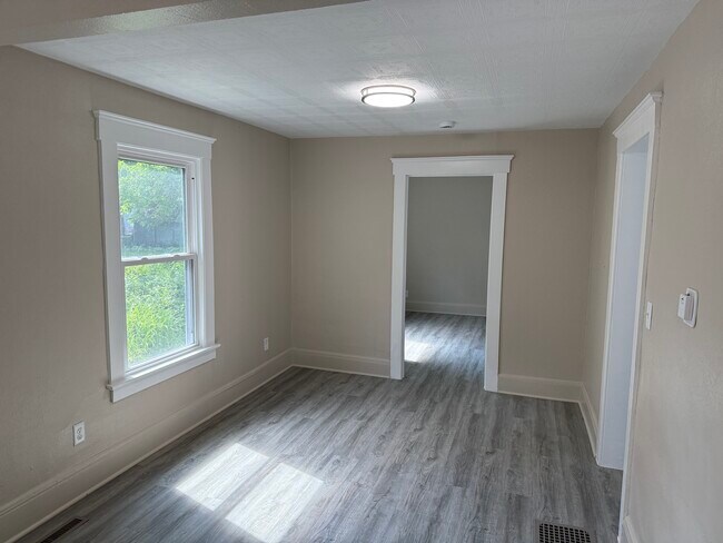 Building Photo - 243 Rockwell St