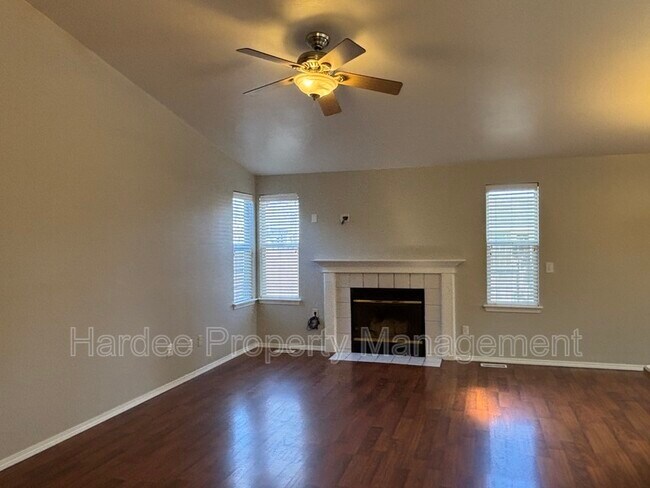 Building Photo - 1362 Pineridge Dr E