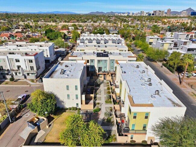 Building Photo - 820 N 8th Ave