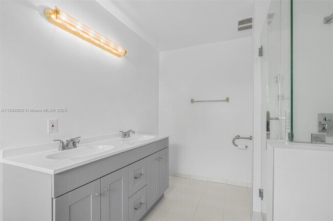 Building Photo - 9075 SW 48th Terrace