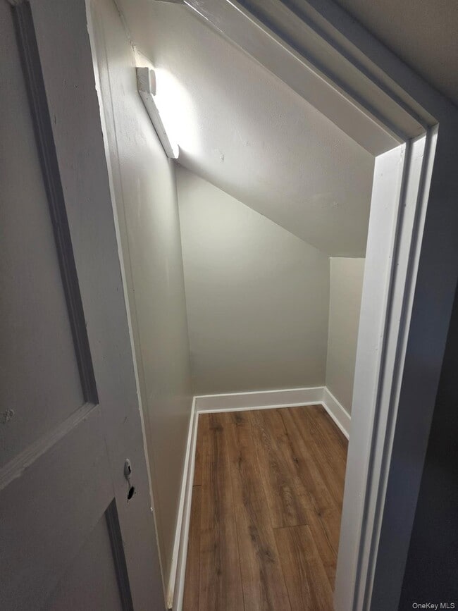 Building Photo - 263 S Mountain Rd