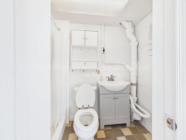 Building Photo - 2501 N Augusta St