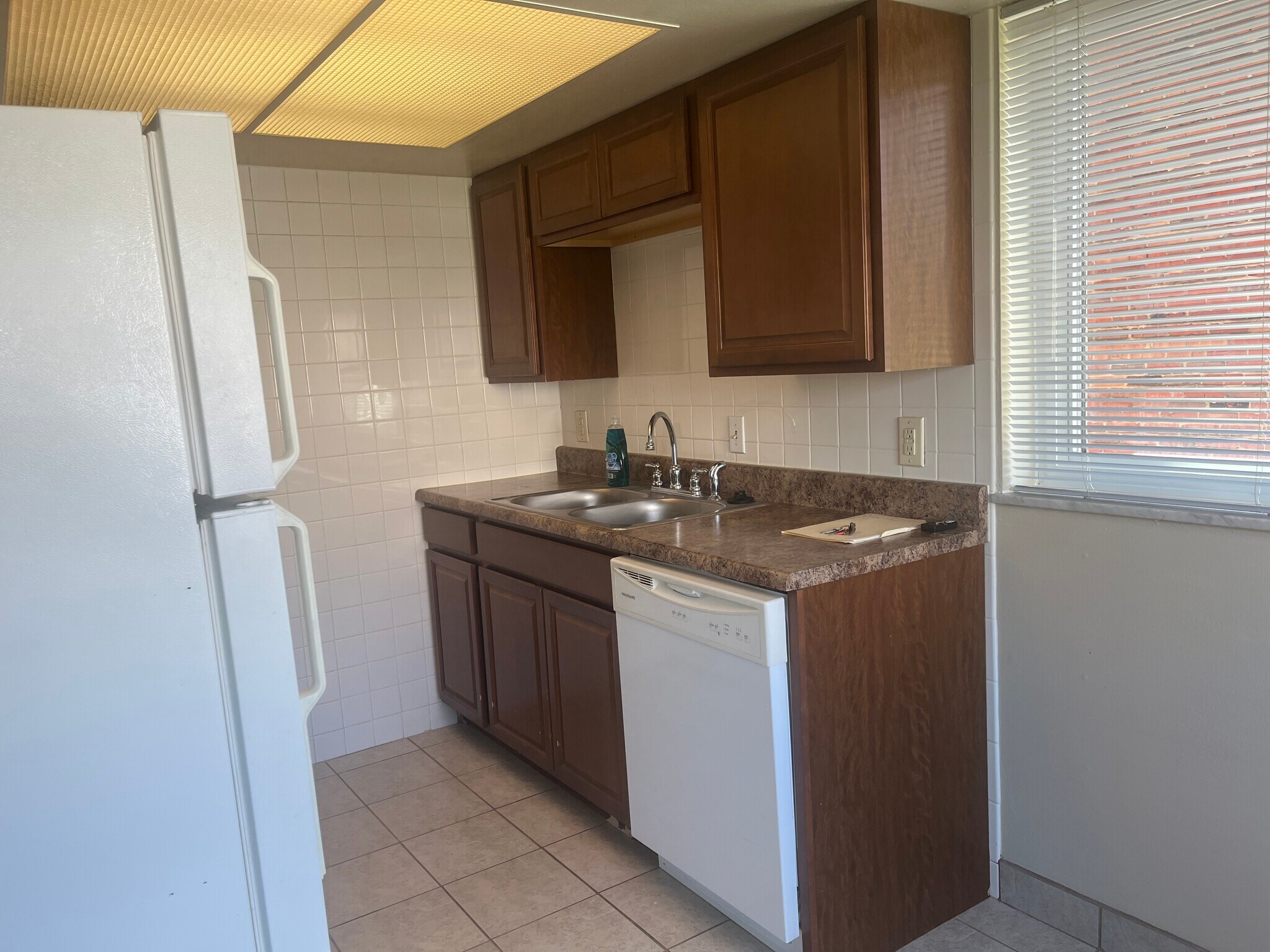 Kitchen - 9530 Hyde Park Dr