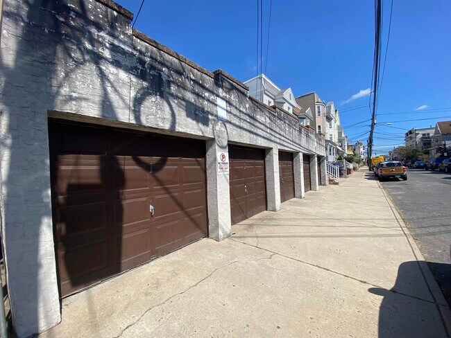 Primary Photo - 468 Avenue A