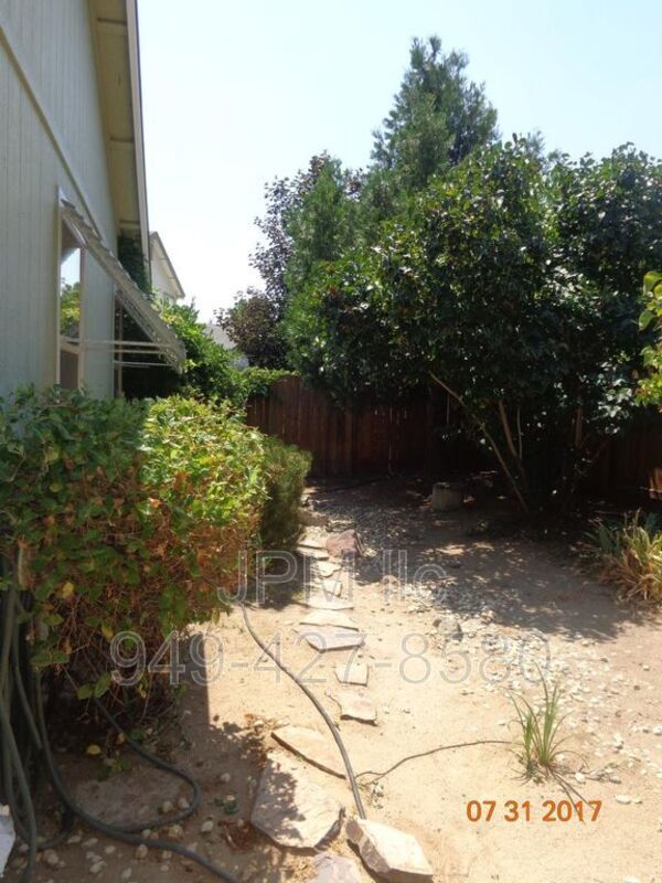 Building Photo - 5065 Pradera St