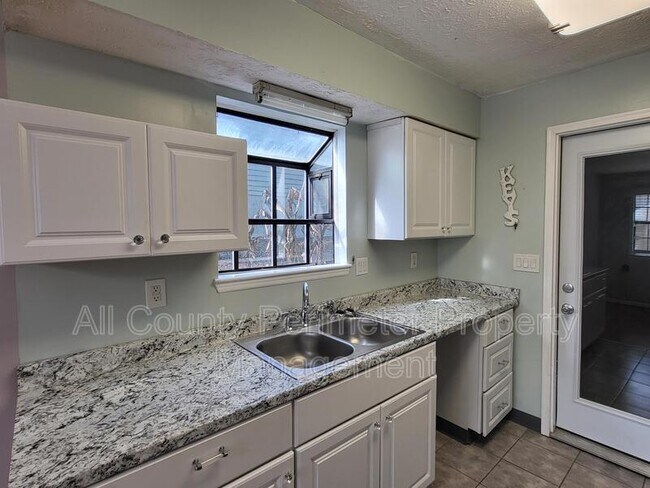 Building Photo - 339 Cheryl Ct