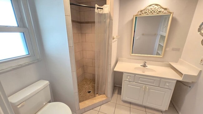 Building Photo - Charming 2BR/2BA Annual Rental in Southgate