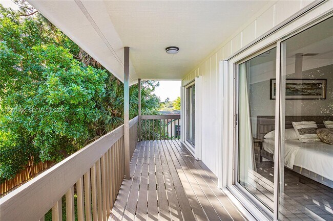 Building Photo - 9341 Green Meadows Way